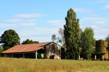 Fototapeta na wymiar gospodarstwa w dolinie Padu