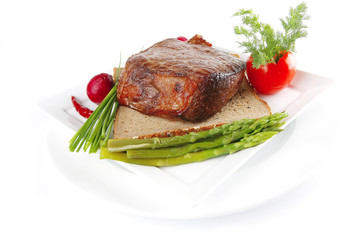 beef with vegetables and greenery