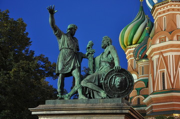 Fototapeta na wymiar Statue of Minin and Pozharsky. Red square. Moscow.