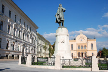 Kossuth Ter Pécs with Synagoge 2