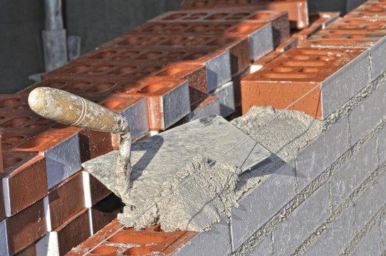 Fachada de ladrillo cara vista.