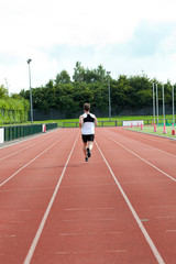 Obraz premium Concentrated male sprinter training