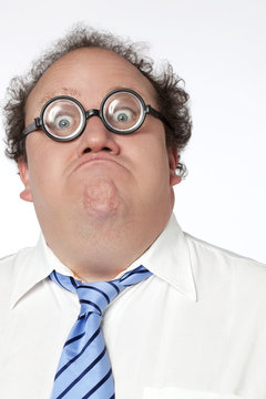 homme d'affaires ayant un air idiot