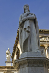 Obraz premium Dante's Statue in Verona