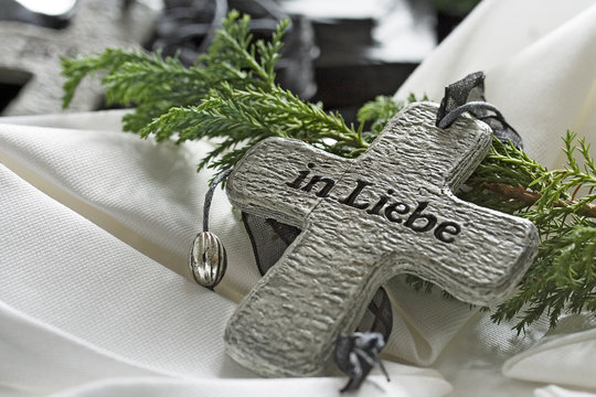 In Liebe Abschied nehmen auf Beerdigung oder Totensonntag 