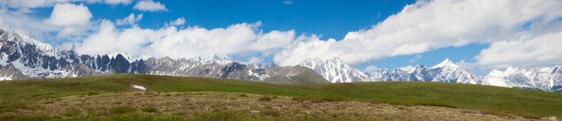 Fototapeta na wymiar Panorama of the Altai Mountains