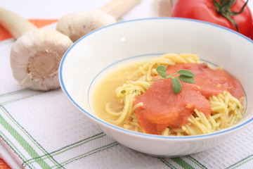 Nudeln mit Tomatensoße