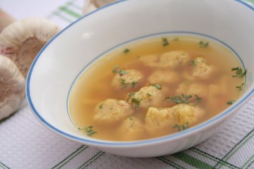 Leberknödelsuppe