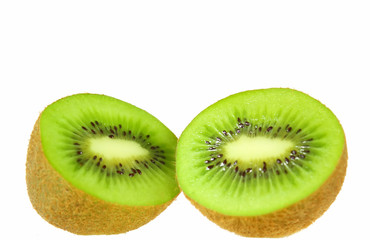 Fototapeta premium Aufgeschnittene Kiwi freigestellt