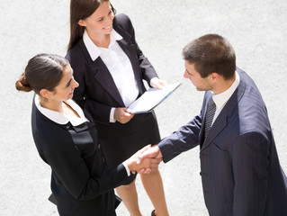 Fototapeta premium businesspeople shake hands