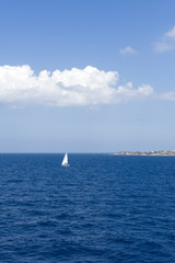Fototapeta premium Sailing yatch in the wind