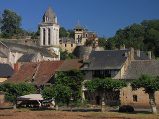 Fototapeta na wymiar Montignac ; Vallée de la Vézère ; Périgord Noir ; Aquitaine,