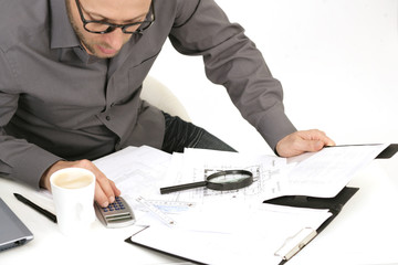 Architektur - Plan mit Lupe