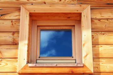 finestra in legno