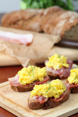 Scrambled eggs and bacon