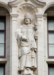 Fototapeta na wymiar Saint Dunstan statue, London