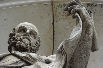 Naklejka premium Heiligenstatue an der Dresdener Hofkirche