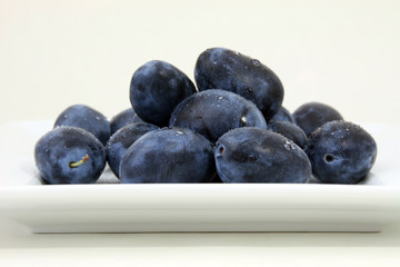 Ein Teller Zwetschken