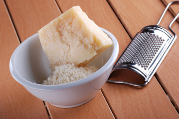 formaggio grattugiato due