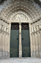 belle porte ouvragée de la cathédrale de Tolède, Espagne