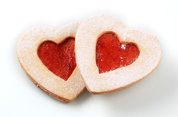 Fototapeta na wymiar Kruche ciasteczka w kształcie serca