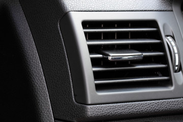 grilles de ventilation voiture