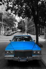 Vieille voiture bleue