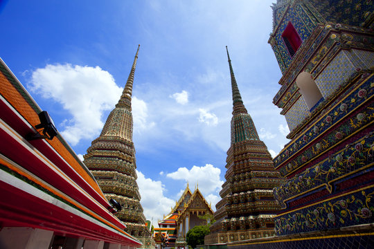 Wat Pho the oldest historical sites in Thailand 
