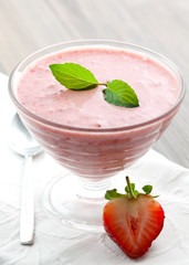 Erdbeer-Sahne-Dessert