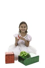 Девочка в белом платье с подарками