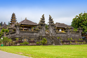 Fototapeta na wymiar Największy kompleks świątynny, matką wszystkich temples.Bali.Besakih