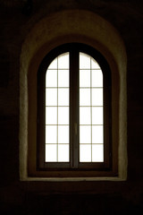 Fototapeta na wymiar Fenster zum Klosterhof