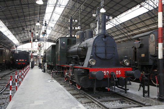 locomotrice antica milano treno antico