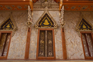 Obraz na płótnie Canvas Beautiful buddist temple in Thailand