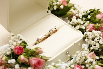 wedding rings and roses
