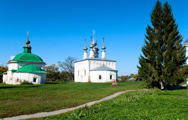 Fototapeta na wymiar kościoły w Suzdal, Rosja