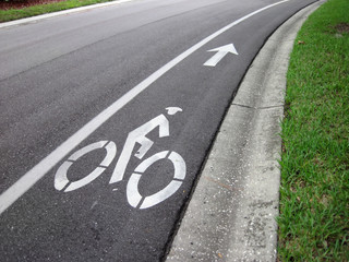 an image of a bike road sign and arrow