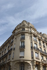 Fototapeta na wymiar Immeuble bourgeois du 16 me arrondissement à Paris