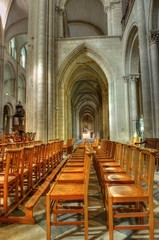 Fototapeta na wymiar Chaises de l'église Saint-Etienne