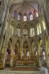 Fototapeta na wymiar Coeur d'église de Caen