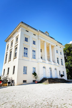 Schloss Monaise in Trier, Deutschland