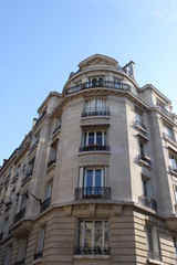 Fototapeta na wymiar Immeuble bourgeois du 16 me arrondissement à Paris