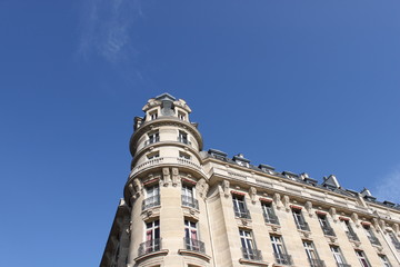 Fototapeta na wymiar Immeuble ancien du quartier de Passy à Paris