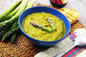 zuppa di asparagi