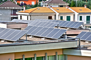 pannelli fotovoltaici sui tetti © antonio sena