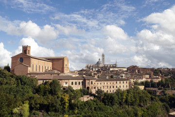 Fototapeta na wymiar miasto Siena we Włoszech