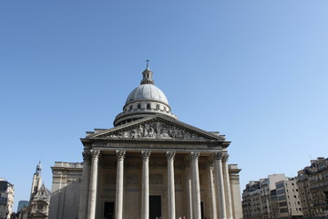 Fototapeta na wymiar Le Panthéon dans le quartier Latin à Paris
