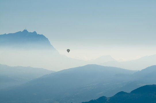 Blick vom Pf&auml;nder (A) zum S&auml;ntis (CH), Ballonfahrt, Berge