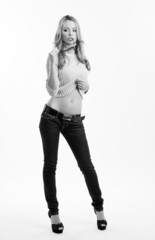 black and white picture of a nice woman, posing in studio