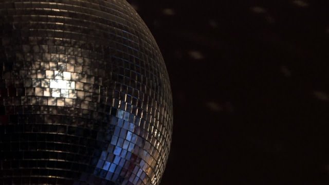 Mirror ball